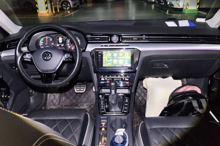 Used Volkswagen Magotan GTE Plug-in Hybrid 2020 GTE Prestige Model Center Console