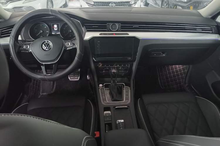 Used Volkswagen Magotan GTE Plug-in Hybrid 2020 GTE Prestige Model Center Console
