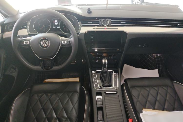 Used Volkswagen Magotan GTE Plug-in Hybrid 2020 GTE Luxury Model Center Console