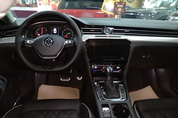 Used Volkswagen Magotan GTE Plug-in Hybrid 2020 GTE Luxury Model Center Console