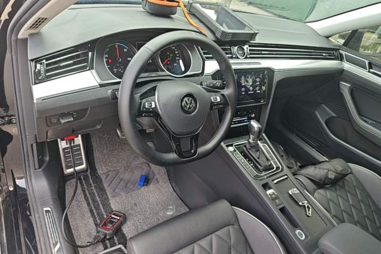 Used Volkswagen Magotan GTE Plug-in Hybrid 2020 GTE Luxury Model Center Console