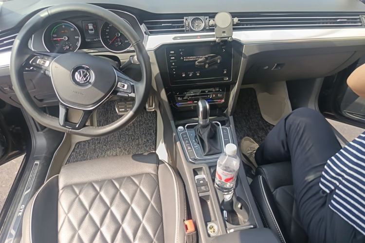 Used Volkswagen Magotan GTE Plug-in Hybrid 2020 GTE Luxury Model Center Console