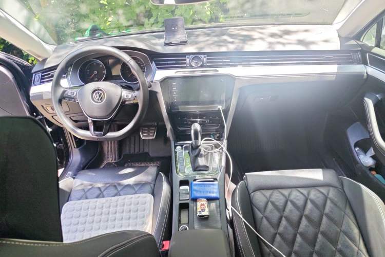 Used Volkswagen Magotan GTE Plug-in Hybrid 2020 GTE Prestige Model Center Console
