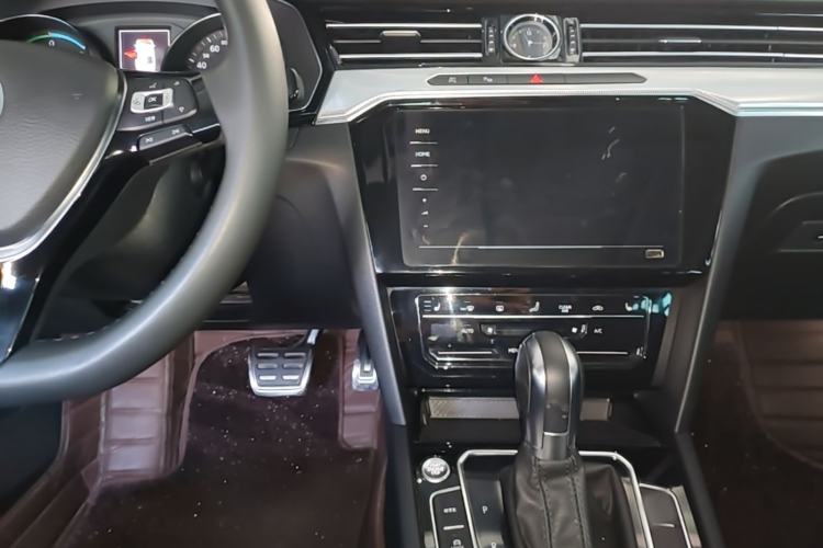 Used Volkswagen Magotan GTE Plug-in Hybrid 2020 GTE Prestige Model Center Console