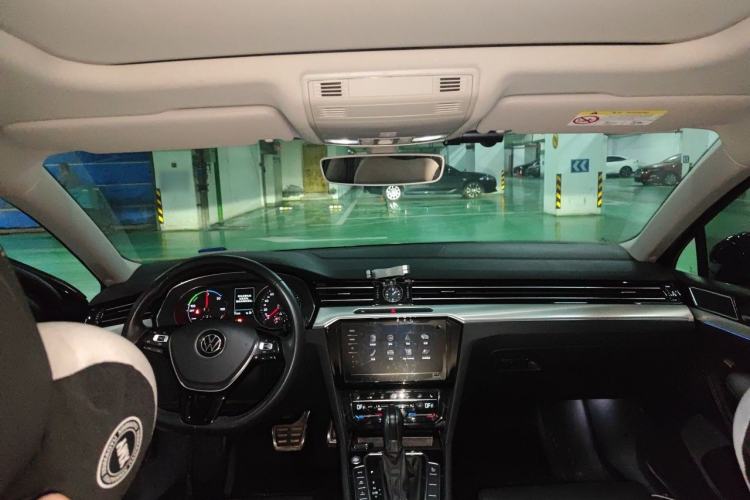 Used Volkswagen Magotan GTE Plug-in Hybrid 2020 GTE Luxury Model Center Console