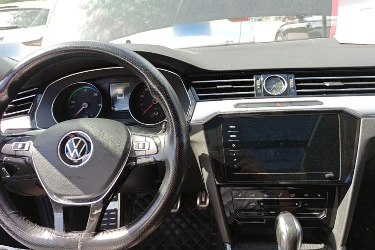 Used Volkswagen Magotan GTE Plug-in Hybrid 2020 GTE Luxury Model Center Console