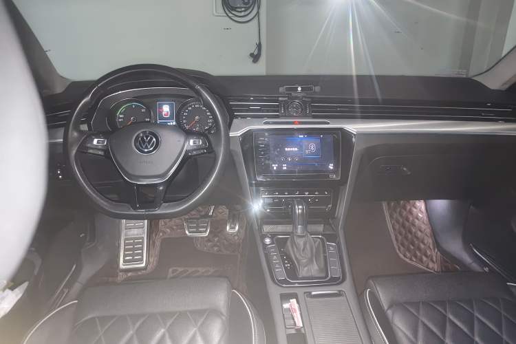 Used Volkswagen Magotan GTE Plug-in Hybrid 2020 GTE Luxury Model Center Console