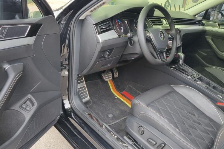 Used Volkswagen Magotan GTE Plug-in Hybrid 2020 GTE Luxury Model Driver Seat
