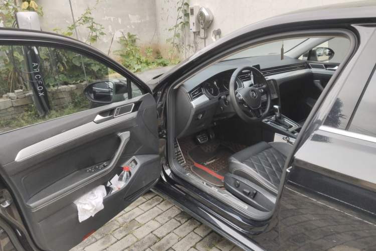 Used Volkswagen Magotan GTE Plug-in Hybrid 2020 GTE Luxury Model Driver Seat