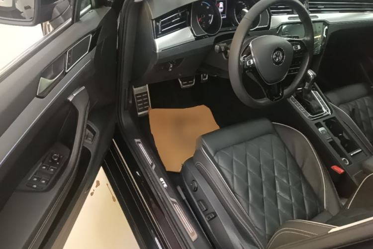 Used Volkswagen Magotan GTE Plug-in Hybrid 2020 GTE Luxury Model Driver Seat