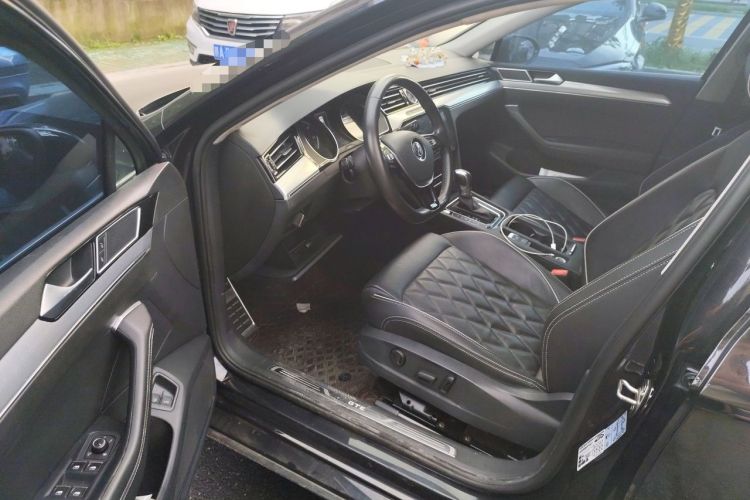 Used Volkswagen Magotan GTE Plug-in Hybrid 2020 GTE Luxury Model Driver Seat