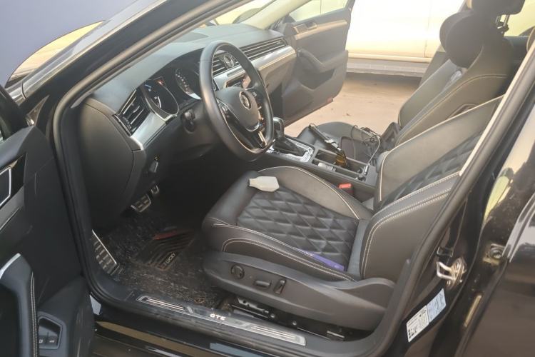 Used Volkswagen Magotan GTE Plug-in Hybrid 2020 GTE Luxury Model Driver Seat