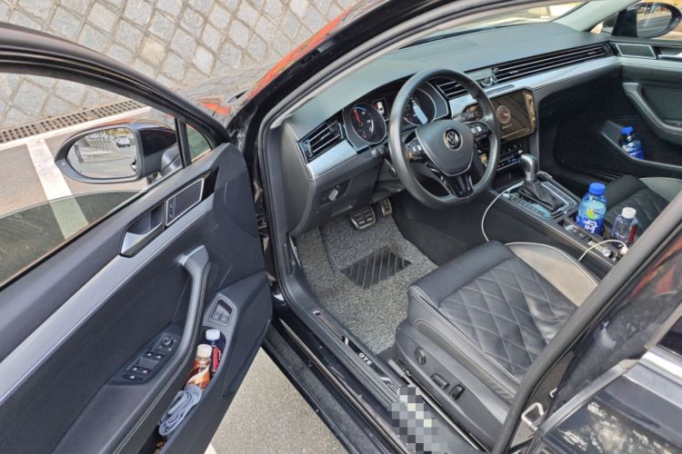 Used Volkswagen Magotan GTE Plug-in Hybrid 2020 GTE Luxury Model Driver Seat