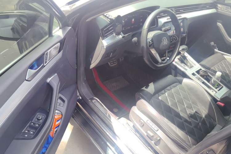 Used Volkswagen Magotan GTE Plug-in Hybrid 2020 GTE Luxury Model Driver Seat
