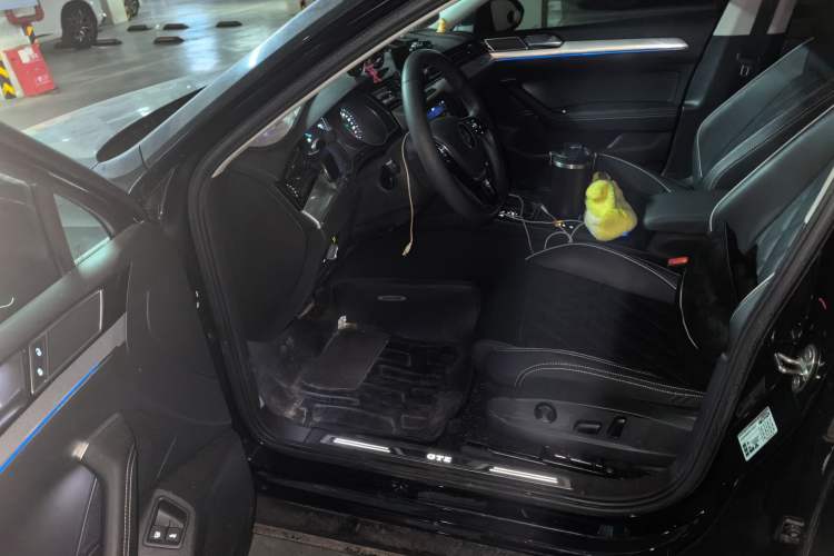 Used Volkswagen Magotan GTE Plug-in Hybrid 2020 GTE Luxury Model Driver Seat
