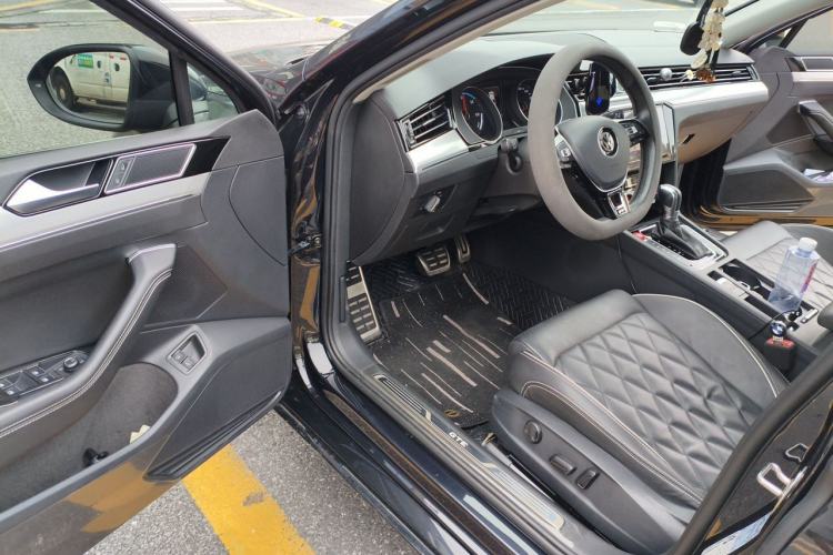 Used Volkswagen Magotan GTE Plug-in Hybrid 2020 GTE Luxury Model Driver Seat
