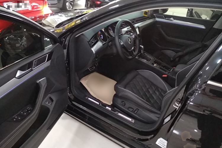 Used Volkswagen Magotan GTE Plug-in Hybrid 2020 GTE Luxury Model Driver Seat