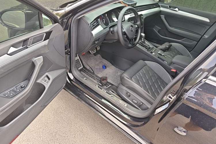 Used Volkswagen Magotan GTE Plug-in Hybrid 2020 GTE Luxury Model Driver Seat