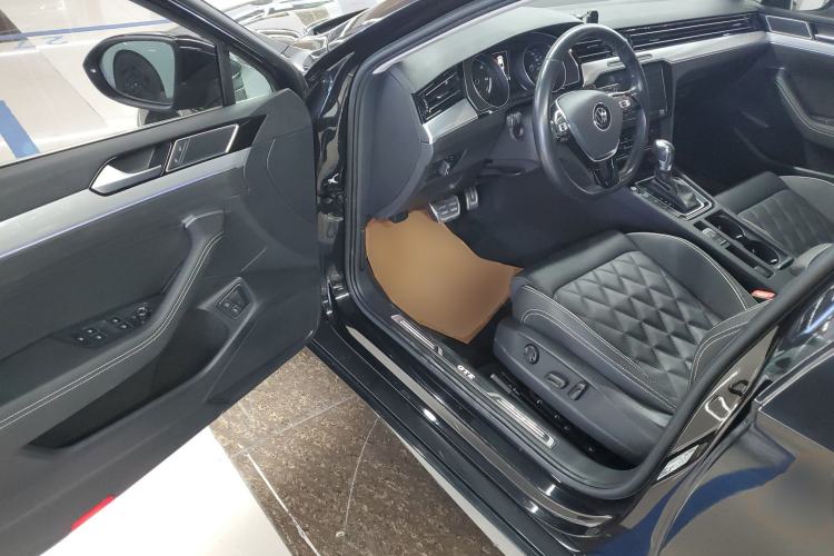 Used Volkswagen Magotan GTE Plug-in Hybrid 2020 GTE Luxury Model Driver Seat