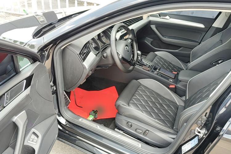 Used Volkswagen Magotan GTE Plug-in Hybrid 2020 GTE Luxury Model Driver Seat