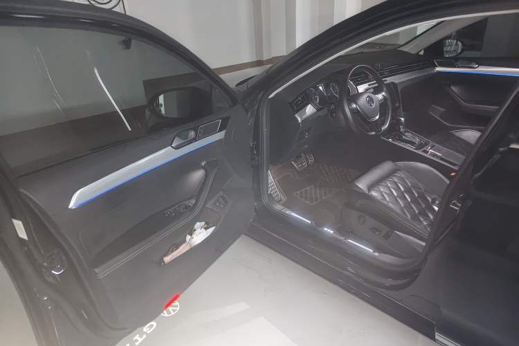 Used Volkswagen Magotan GTE Plug-in Hybrid 2020 GTE Luxury Model Driver Seat