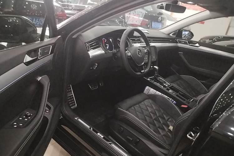 Used Volkswagen Magotan GTE Plug-in Hybrid 2020 GTE Luxury Model Driver Seat