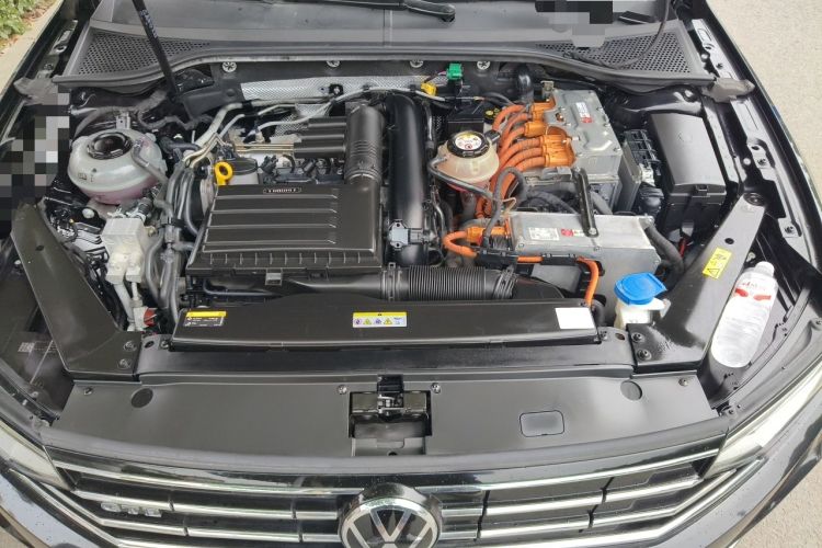 Used Volkswagen Magotan GTE Plug-in Hybrid 2020 GTE Luxury Model Engine Bay