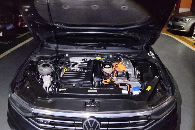 Used Volkswagen Magotan GTE Plug-in Hybrid 2020 GTE Prestige Model Engine Bay