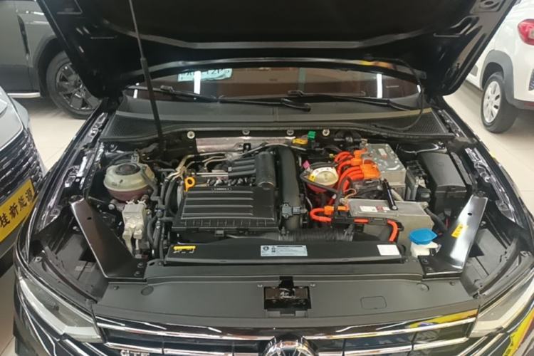 Used Volkswagen Magotan GTE Plug-in Hybrid 2020 GTE Luxury Model Engine Bay