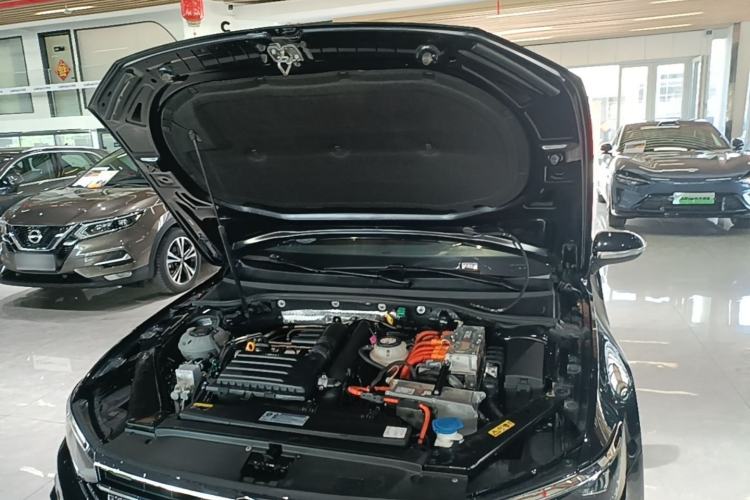 Used Volkswagen Magotan GTE Plug-in Hybrid 2020 GTE Luxury Model Engine Bay