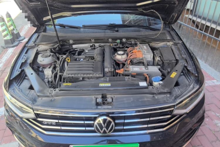 Used Volkswagen Magotan GTE Plug-in Hybrid 2020 GTE Luxury Model Engine Bay