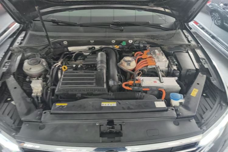 Used Volkswagen Magotan GTE Plug-in Hybrid 2020 GTE Prestige Model Engine Bay