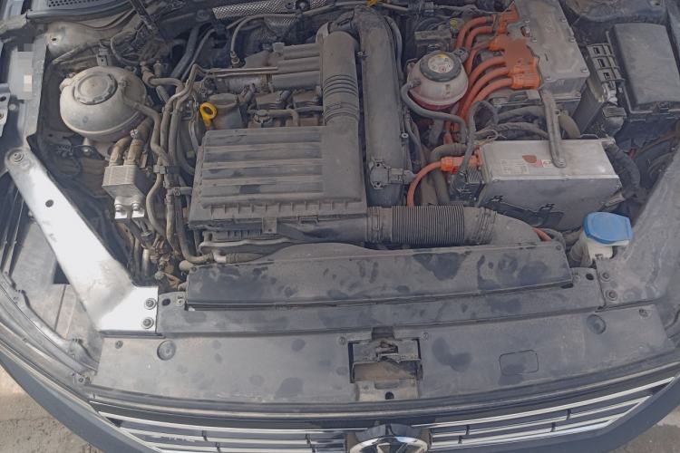 Used Volkswagen Magotan GTE Plug-in Hybrid 2020 GTE Luxury Model Engine Bay