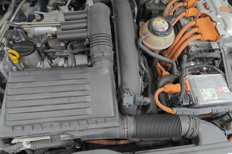 Used Volkswagen Magotan GTE Plug-in Hybrid 2020 GTE Luxury Model Engine Bay