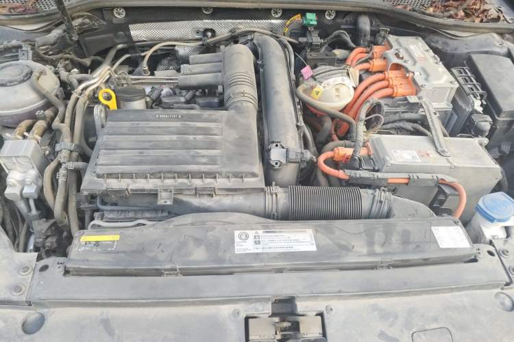 Used Volkswagen Magotan GTE Plug-in Hybrid 2020 GTE Luxury Model Engine Bay