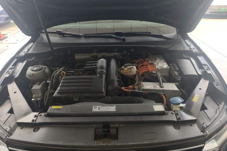 Used Volkswagen Magotan GTE Plug-in Hybrid 2020 GTE Luxury Model Engine Bay