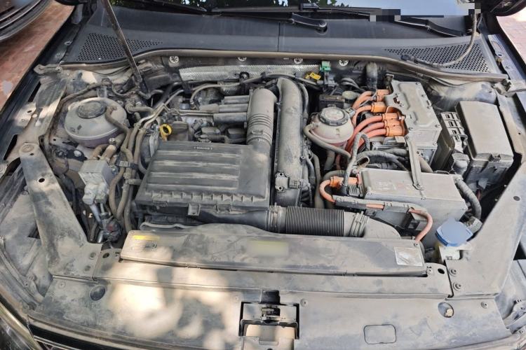 Used Volkswagen Magotan GTE Plug-in Hybrid 2020 GTE Luxury Model Engine Bay