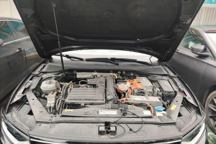Used Volkswagen Magotan GTE Plug-in Hybrid 2020 GTE Luxury Model Engine Bay