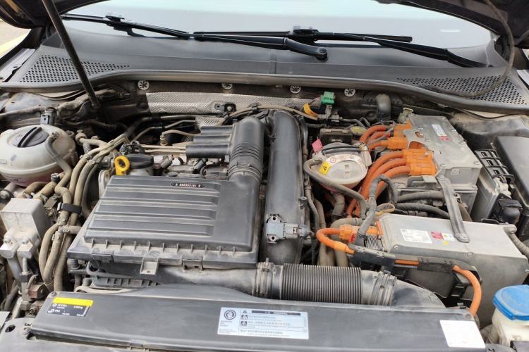 Used Volkswagen Magotan GTE Plug-in Hybrid 2020 GTE Luxury Model Engine Bay
