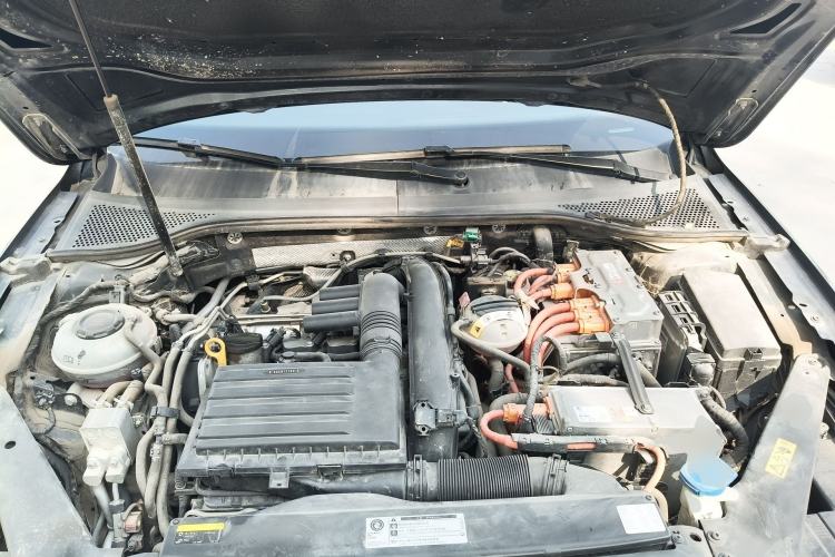 Used Volkswagen Magotan GTE Plug-in Hybrid 2020 GTE Luxury Model Engine Bay