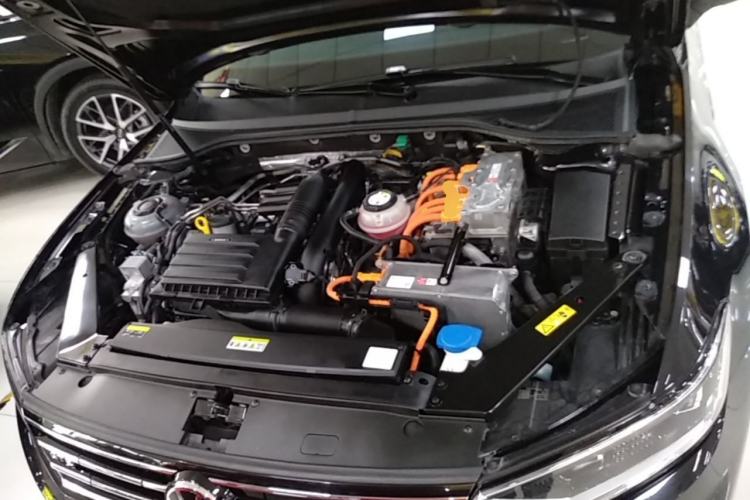 Used Volkswagen Magotan GTE Plug-in Hybrid 2020 GTE Luxury Model Engine Bay