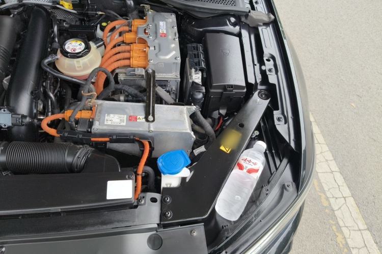 Used Volkswagen Magotan GTE Plug-in Hybrid 2020 GTE Luxury Model Engine Bay Left