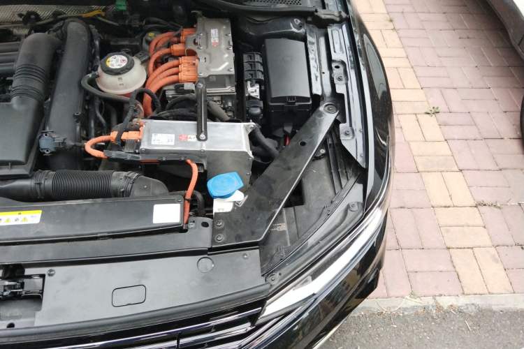 Used Volkswagen Magotan GTE Plug-in Hybrid 2020 GTE Luxury Model Engine Bay Left