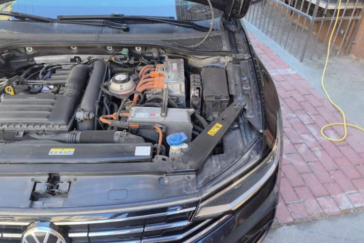 Used Volkswagen Magotan GTE Plug-in Hybrid 2020 GTE Luxury Model Engine Bay Left
