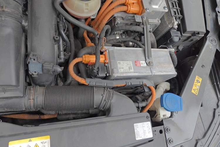 Used Volkswagen Magotan GTE Plug-in Hybrid 2020 GTE Luxury Model Engine Bay Left