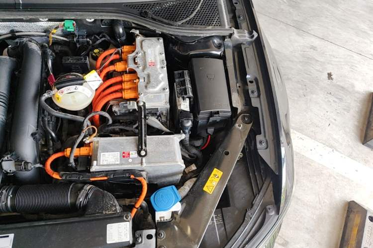 Used Volkswagen Magotan GTE Plug-in Hybrid 2020 GTE Luxury Model Engine Bay Left