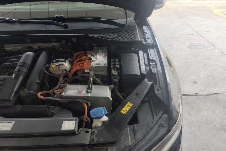 Used Volkswagen Magotan GTE Plug-in Hybrid 2020 GTE Luxury Model Engine Bay Left