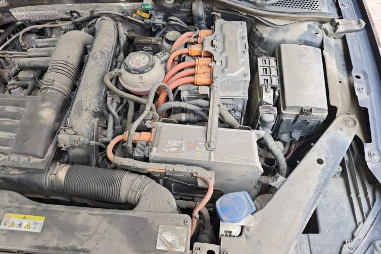 Used Volkswagen Magotan GTE Plug-in Hybrid 2020 GTE Luxury Model Engine Bay Left