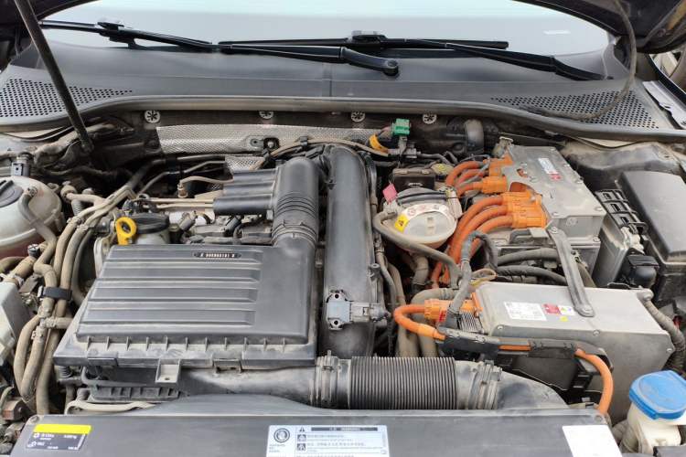 Used Volkswagen Magotan GTE Plug-in Hybrid 2020 GTE Luxury Model Engine Bay Left