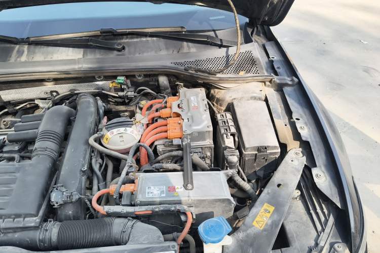 Used Volkswagen Magotan GTE Plug-in Hybrid 2020 GTE Luxury Model Engine Bay Left